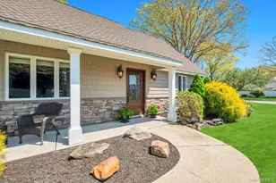 237 Oakland Ave, Miller Place, NY 11764 - Photo 5