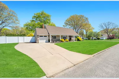 237 Oakland Avenue, Miller Place, NY 11764 - Photo 3