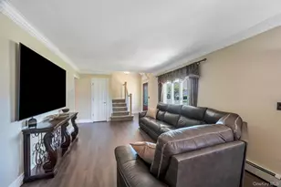 237 Oakland Ave, Miller Place, NY 11764 - Photo 9
