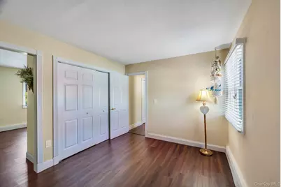237 Oakland Avenue, Miller Place, NY 11764 - Photo 19