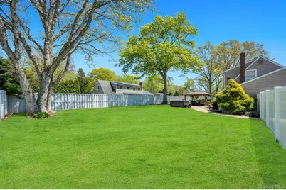 237 Oakland Avenue, Miller Place, NY 11764 - Photo 31