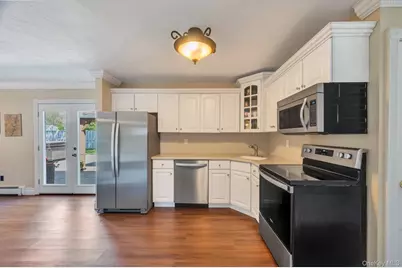 237 Oakland Avenue, Miller Place, NY 11764 - Photo 15