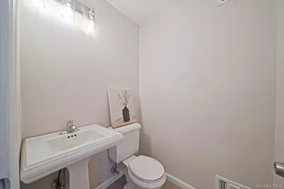 206 Dorado Court N, Middle Island, NY 11953 - Photo 35