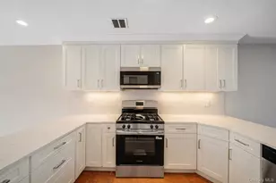 206 Dorado Ct N, Middle Island, NY 11953 - Photo 17