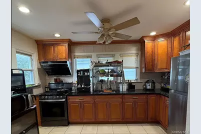 17 Litchfield Avenue, Elmont, NY 11003 - Photo 5