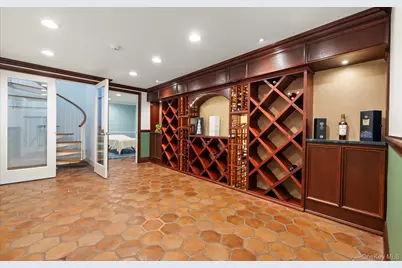 1 Pembroke Drive, Glen Cove, NY 11542 - Photo 31