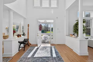 1 Pembroke Dr, Glen Cove, NY 11542 - Photo 9
