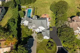 1 Pembroke Dr, Glen Cove, NY 11542 - Photo 3
