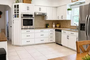40 Public Rd, Hauppauge, NY 11788 - Photo 9
