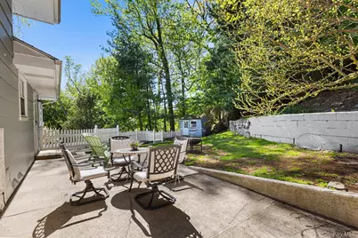 57 Homecrest Oval, Yonkers, NY 10703 - Photo 25