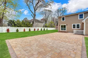 907 Pearl St, Bohemia, NY 11716 - Photo 5