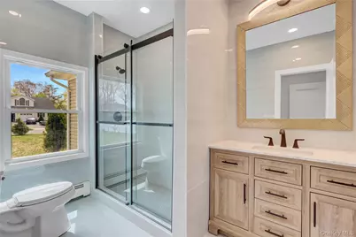 907 Pearl Street, Bohemia, NY 11716 - Photo 21