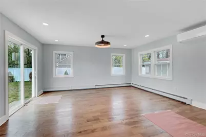 907 Pearl Street, Bohemia, NY 11716 - Photo 13