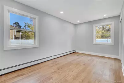 907 Pearl Street, Bohemia, NY 11716 - Photo 23