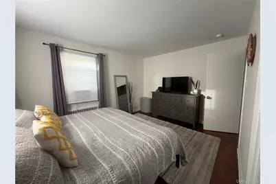 135 Woolsey Avenue, Glen Cove, NY 11542 - Photo 13