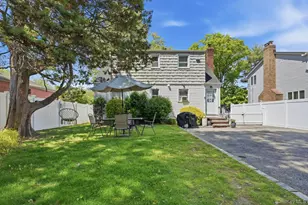 135 Woolsey Ave, Glen Cove, NY 11542 - Photo 21