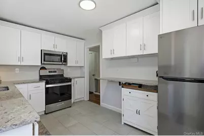 135 Woolsey Avenue, Glen Cove, NY 11542 - Photo 11