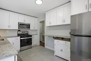 135 Woolsey Ave, Glen Cove, NY 11542 - Photo 11