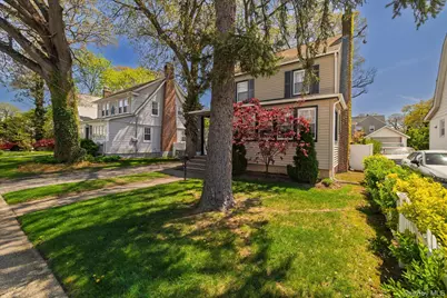 119 Nassau Avenue, Malverne, NY 11565 - Photo 3