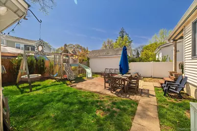 119 Nassau Avenue, Malverne, NY 11565 - Photo 19
