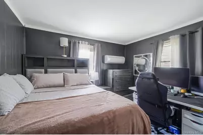 85 Applegate Drive, Central Islip, NY 11722 - Photo 11