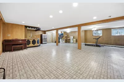 27 Whittier Drive, Searingtown, NY 11507 - Photo 25