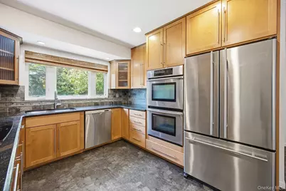 27 Whittier Drive, Searingtown, NY 11507 - Photo 11