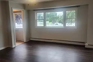 30 Montgomery Ave, Oceanside, NY 11572 - Photo 5