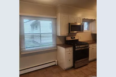30 Montgomery Avenue #house, Oceanside, NY 11572 - Photo 7