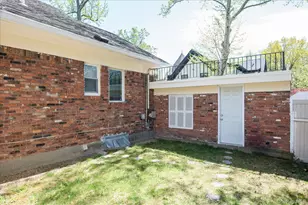 7 Elliot Rd, Great Neck, NY 11021 - Photo 21