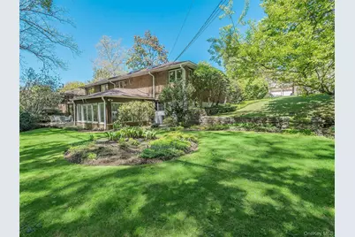 10 Jeannette Drive, Port Washington, NY 11050 - Photo 19