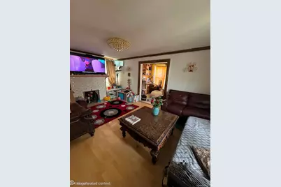 132-06 Metropolitan Avenue, Richmond Hill, NY 11418 - Photo 3