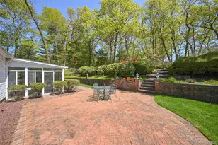 8 Roundabout Rd, Smithtown, NY 11787 - Photo 25
