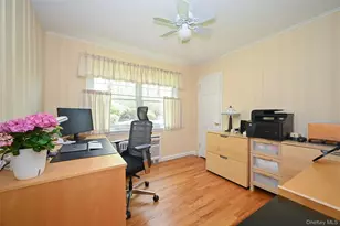 8 Roundabout Rd, Smithtown, NY 11787 - Photo 9