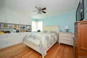 8 Roundabout Rd, Smithtown, NY 11787 - Photo 13