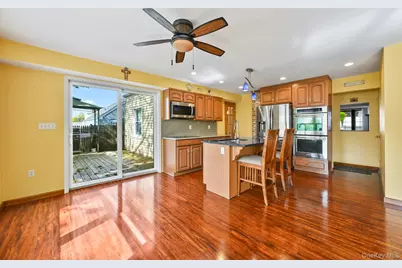 38 Croydon Road, Yonkers, NY 10710 - Photo 17