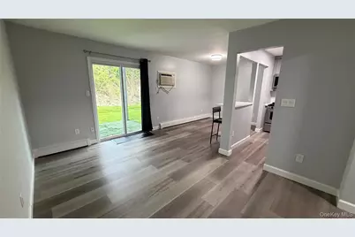 8 Ivy Court #C, Fishkill, NY 12524 - Photo 3