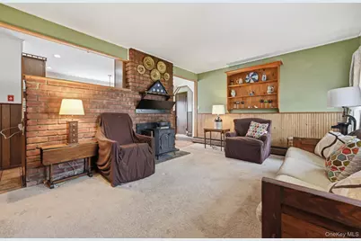 15 Bird Lane, Hicksville, NY 11801 - Photo 7