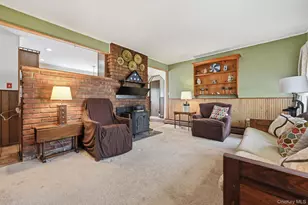 15 Bird Ln, Hicksville, NY 11801 - Photo 7