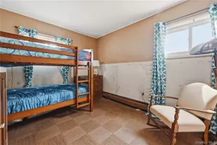 15 Bird Ln, Hicksville, NY 11801 - Photo 25
