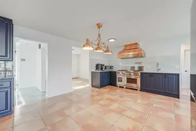 204 Bayview Avenue, Massapequa, NY 11758 - Photo 11