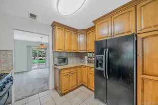 47 Madder Lake Cir, Commack, NY 11725 - Photo 11
