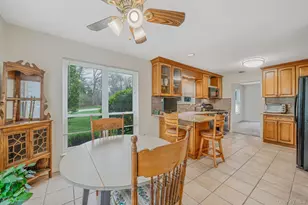 47 Madder Lake Cir, Commack, NY 11725 - Photo 15