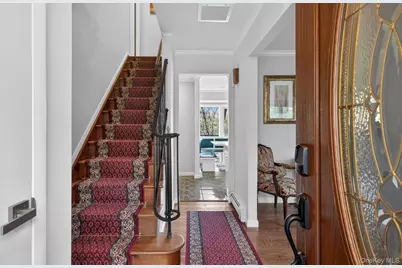 17 Hillcrest Drive #A, Glen Head, NY 11545 - Photo 5