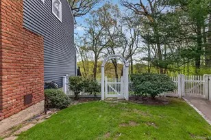 17 Hillcrest Dr, Glen Head, NY 11545 - Photo 43