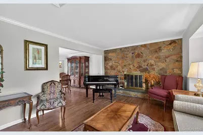 17 Hillcrest Drive #A, Glen Head, NY 11545 - Photo 9