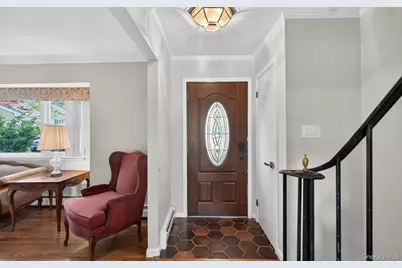 17 Hillcrest Drive #A, Glen Head, NY 11545 - Photo 7