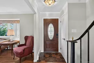 17 Hillcrest Dr, Glen Head, NY 11545 - Photo 7