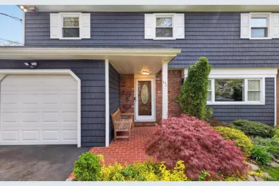 17 Hillcrest Drive #A, Glen Head, NY 11545 - Photo 3
