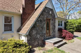 107 E 25th St, Huntington Station, NY 11746 - Photo 5